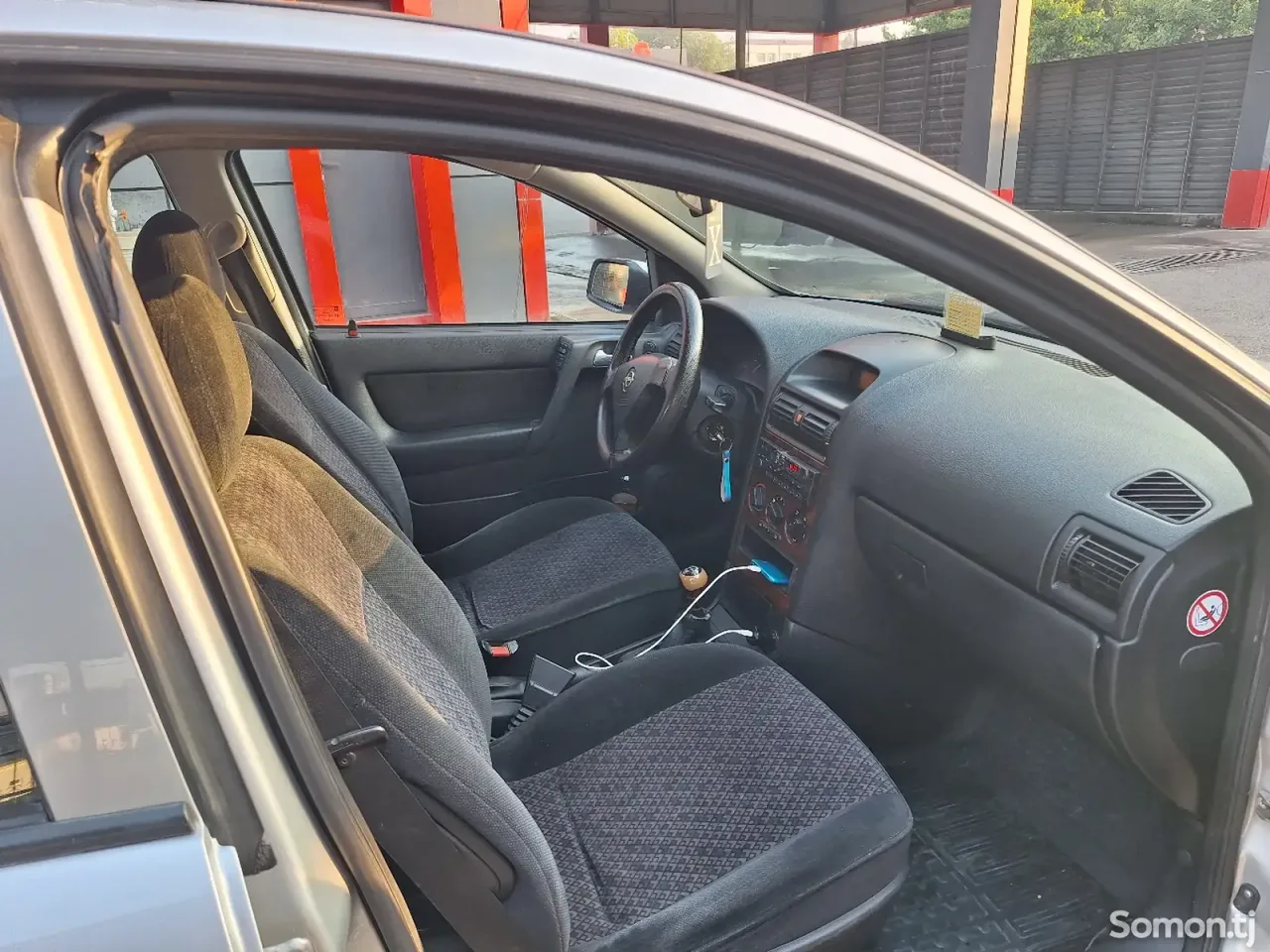 Opel Astra G 1999 · 1.6 MT