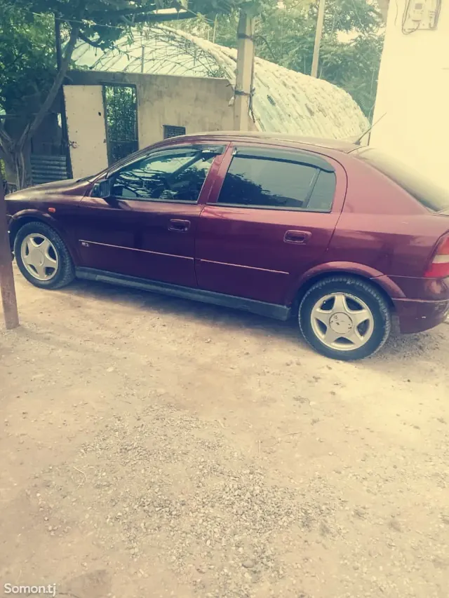 Opel Astra G 1998 · 1.6 MT