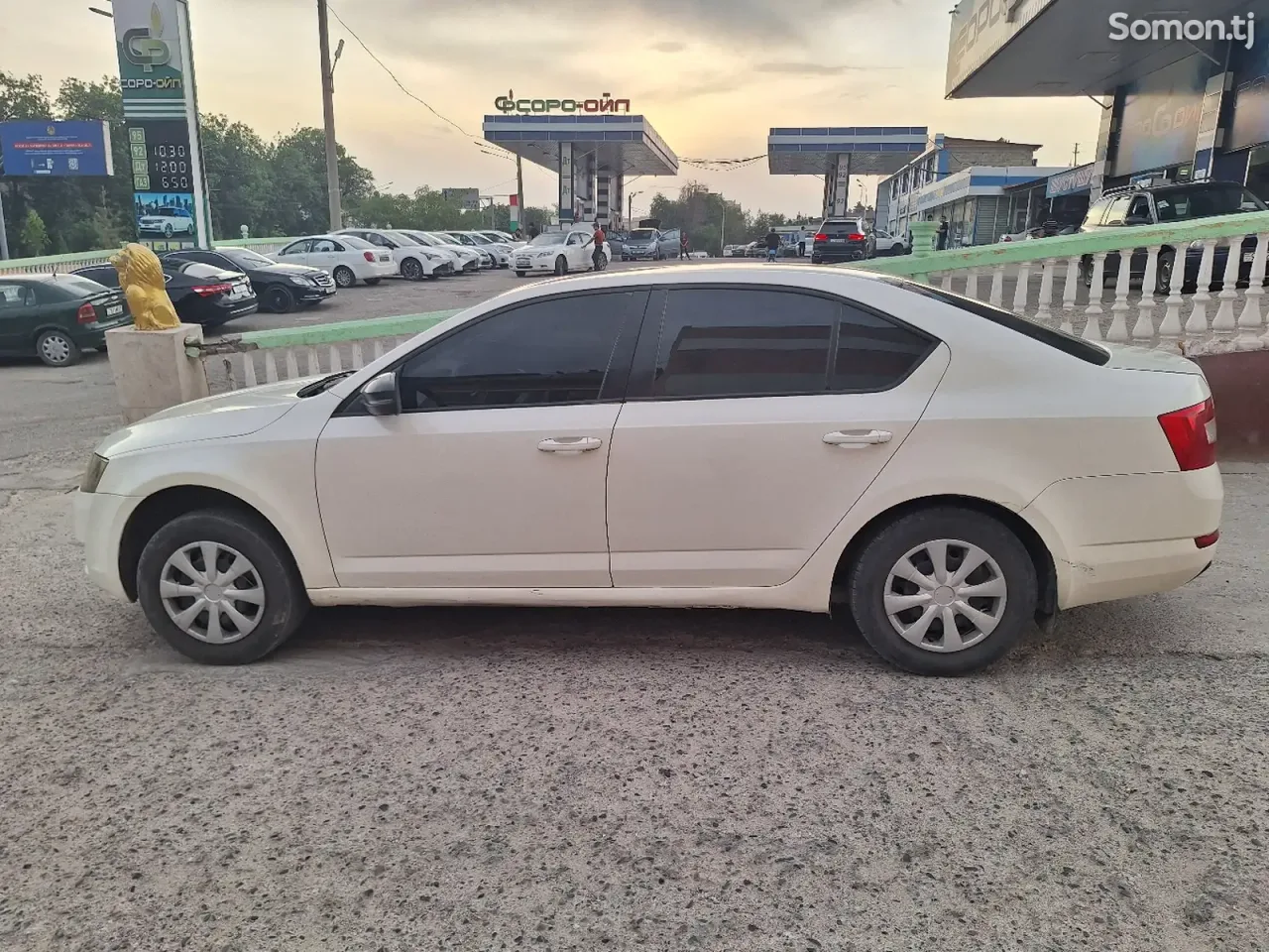 Skoda Octavia 2015 · 1.6 MT