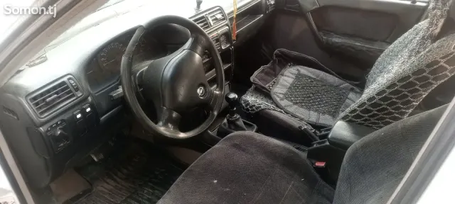 Opel Vectra A 1991 · 1.6 MT