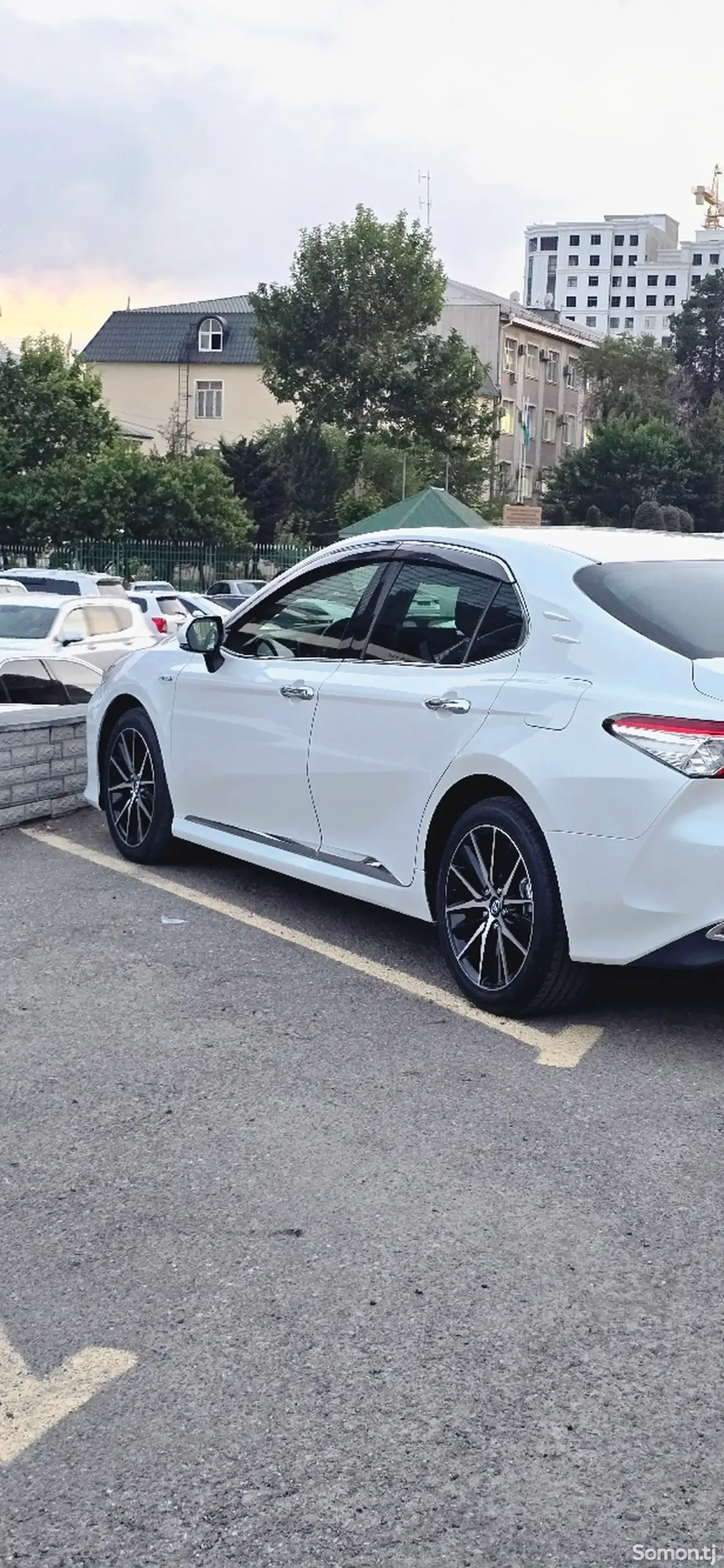 Toyota Camry 2018 · 2.5 AT