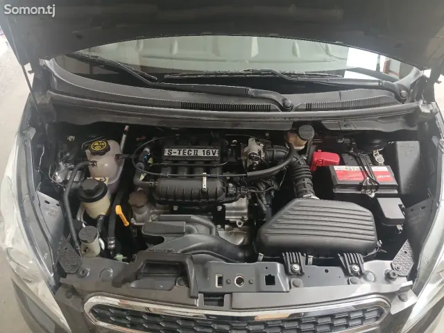 Chevrolet Spark 2014 · 1.0 AT
