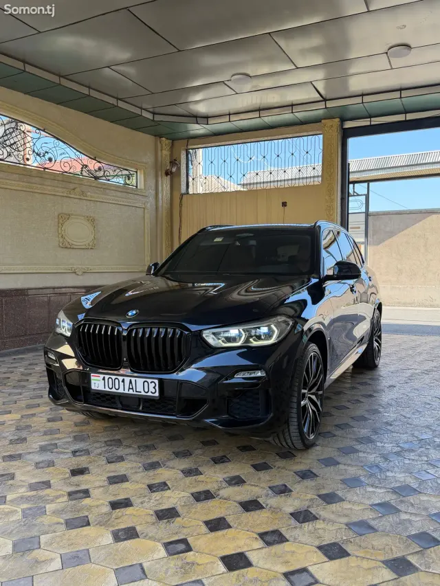 BMW X5 2019 · 4.4 AT