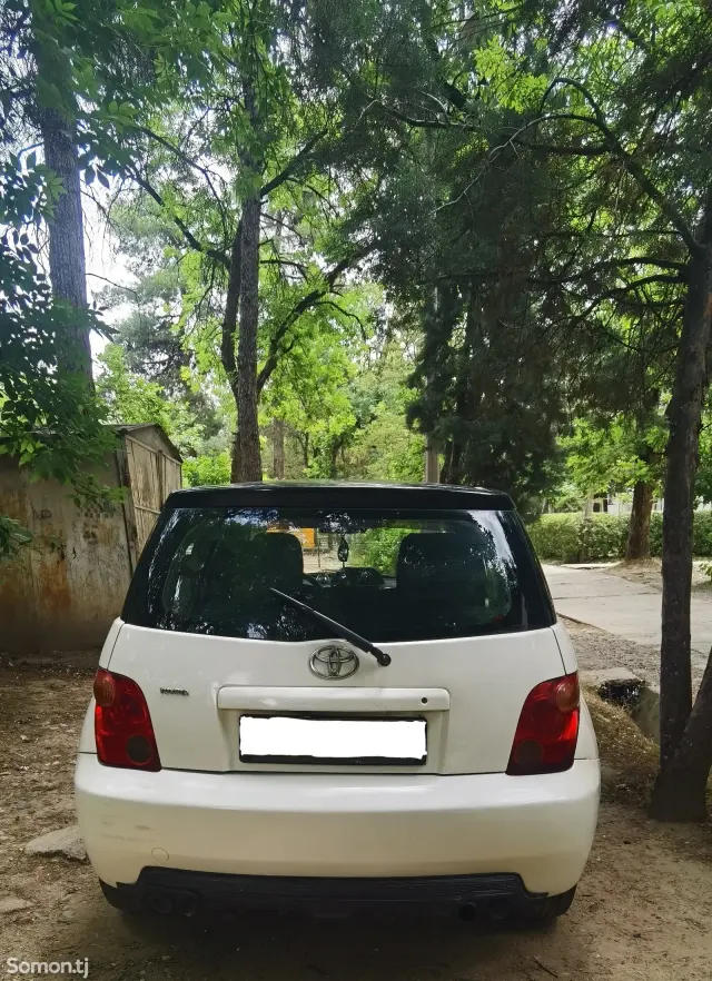 Toyota Ist 2005 · 1.3 AT