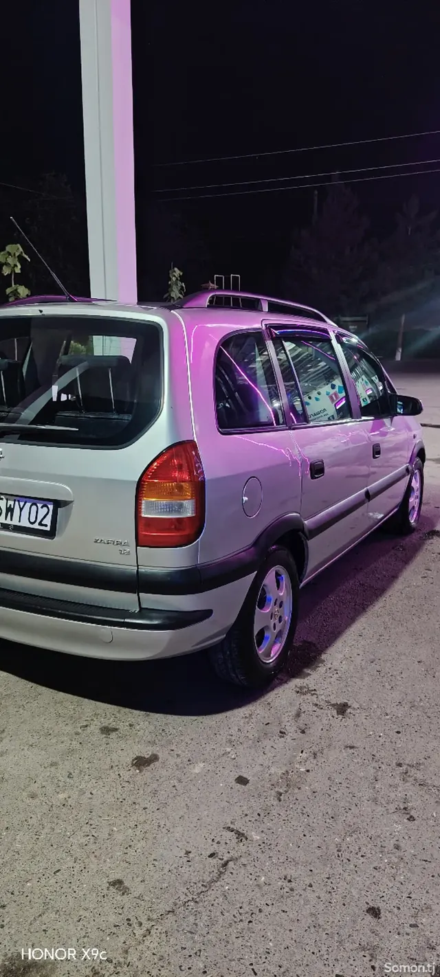 Opel Zafira 2000 · 1.8 MT