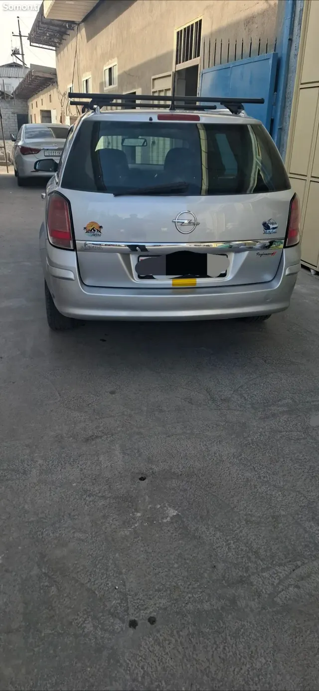 Opel Astra H 2006 · 1.8 MT