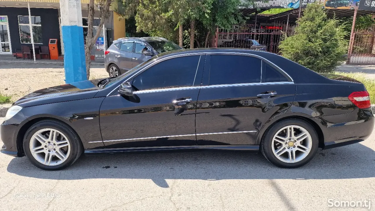 Mercedes-Benz E class 2012 · 2.2 AT