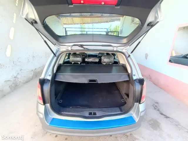Opel Astra H 2008 · 1.8 AT