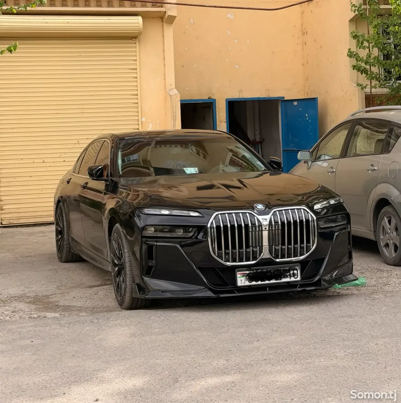 BMW 7 series 2011 · 3.5 AT