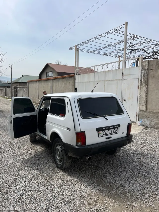 Lada (ВАЗ) Нива 2003 · 1.7 MT
