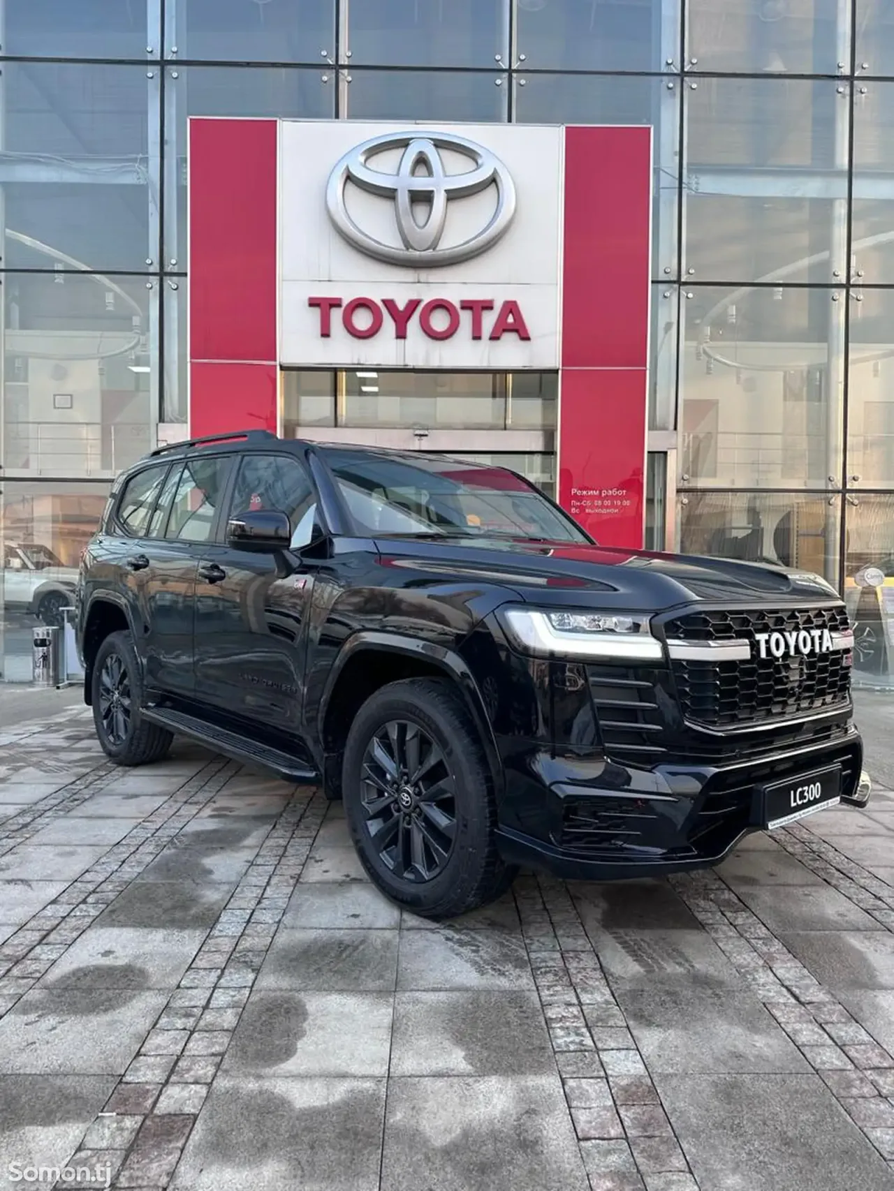 Toyota Land Cruiser 2025 · 3.5 AT