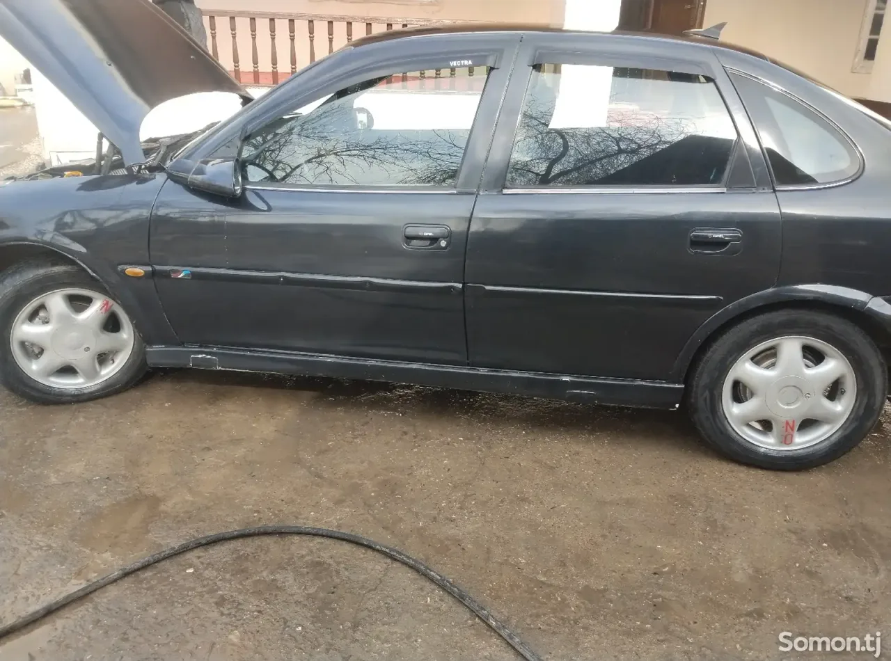 Opel Vectra B 1996 · 1.6 MT