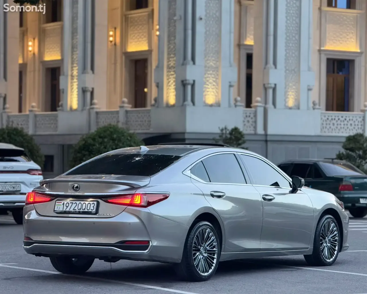 Lexus ES series 2024 · 3.0 AT