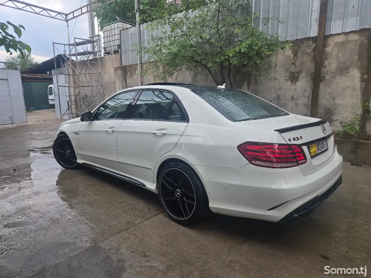 Mercedes-Benz E class 2010 · 3.5 AT