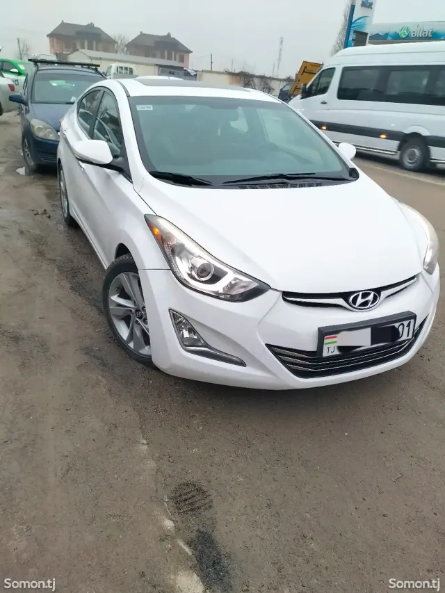 Hyundai Elantra 2016 · 1.8 AT