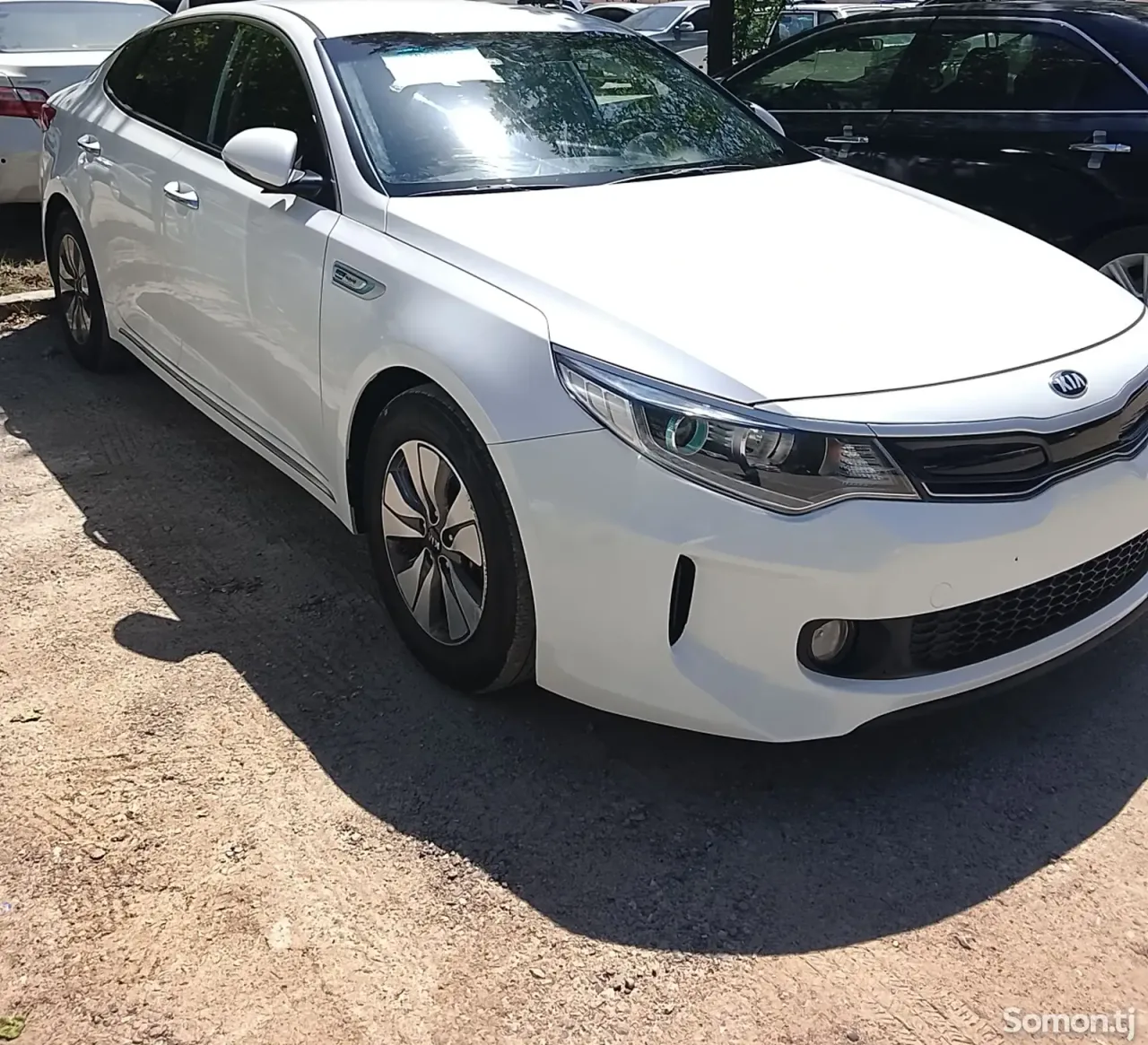 Kia K5 2016 · 2.0 AT