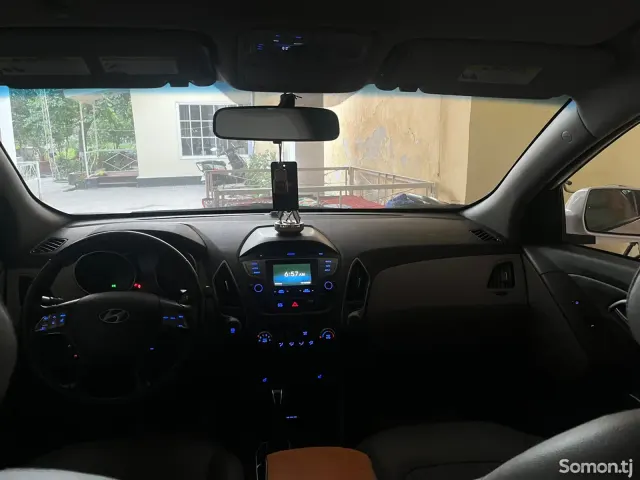 Hyundai Tucson 2015 · 2.4 AT