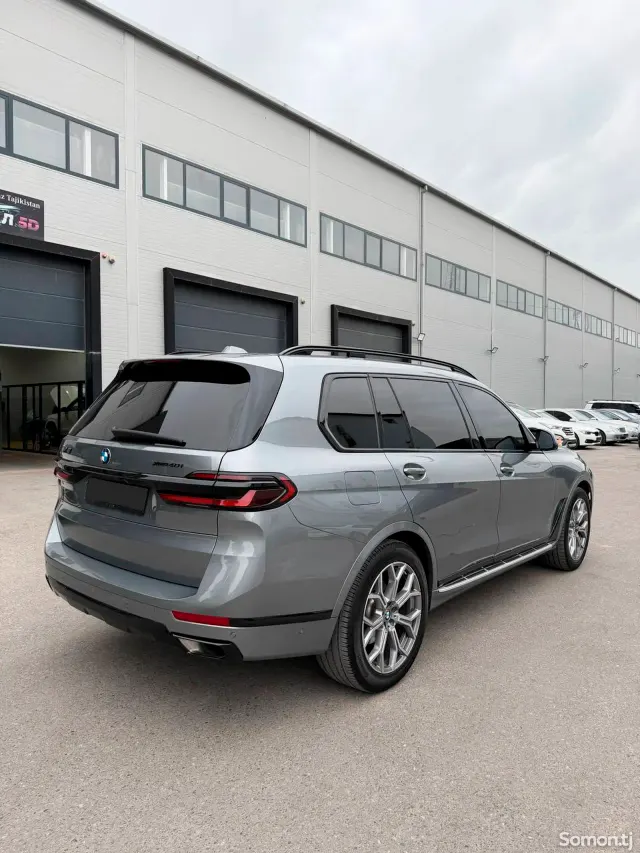 BMW X7 2024 · 4.0 AT