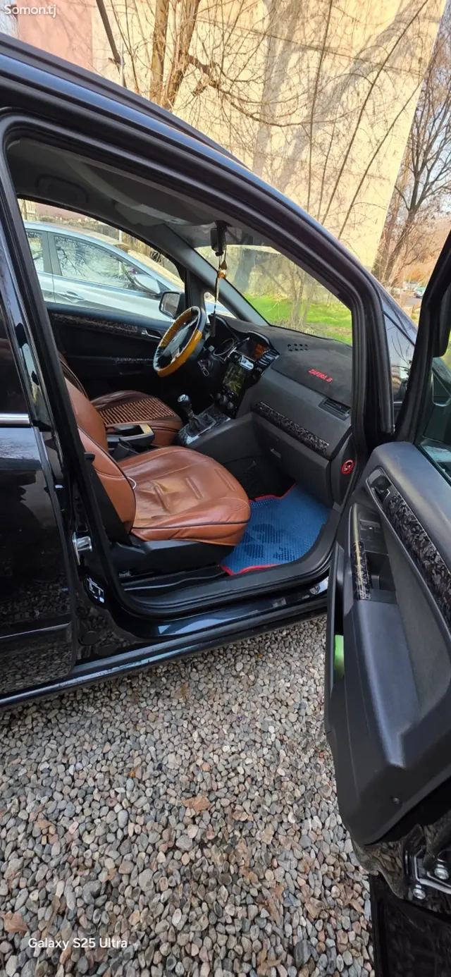 Opel Zafira 2014 · 1.8 MT