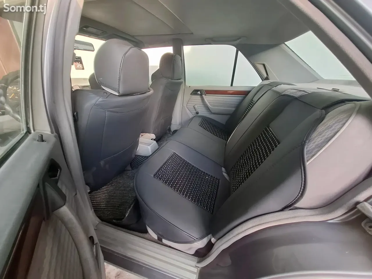 Mercedes-Benz C class 1992 · 2.0 MT