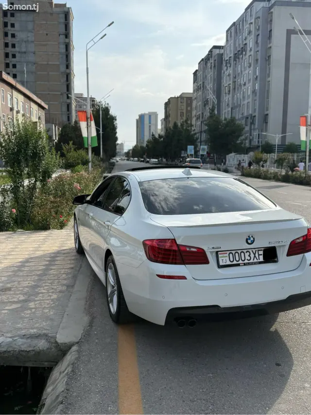 BMW 5 series 2015 · 3.0 AT