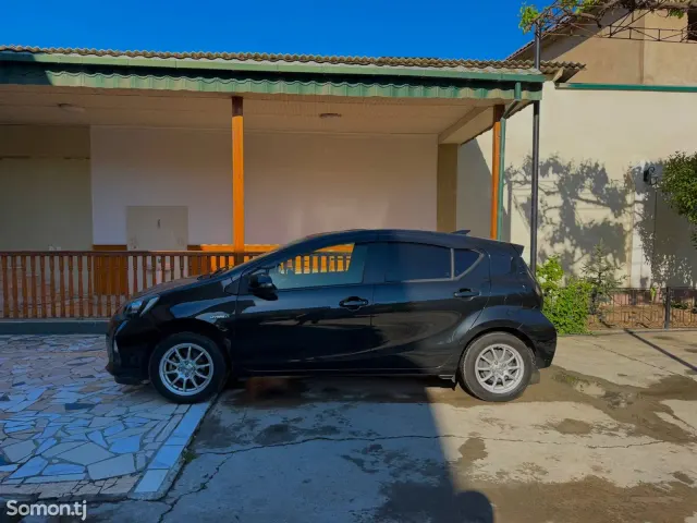 Toyota Aqua 2014 · 1.5 AT