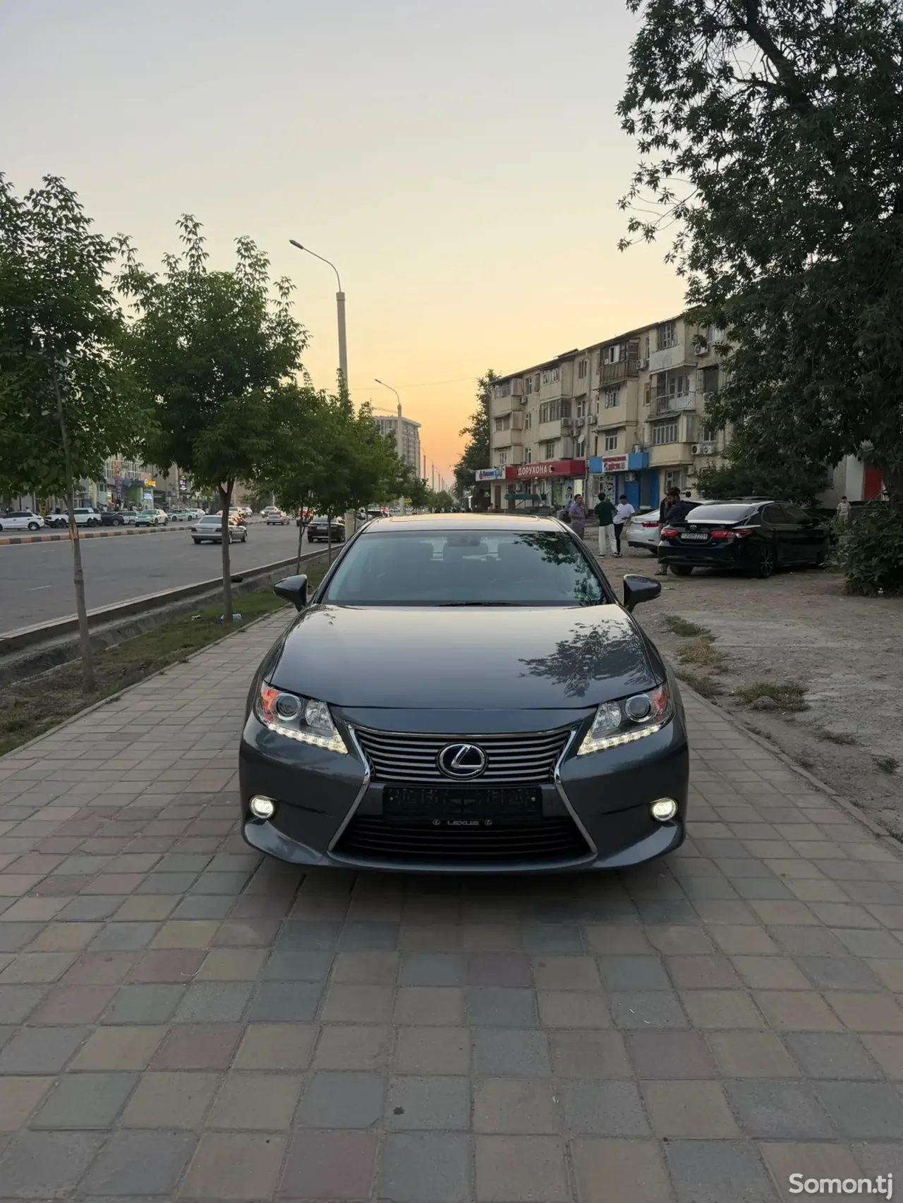 Lexus ES series 2014 · 3.0 AT