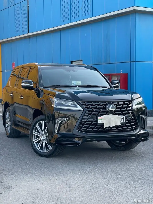 Lexus LX series 2018 · 5.7 AT