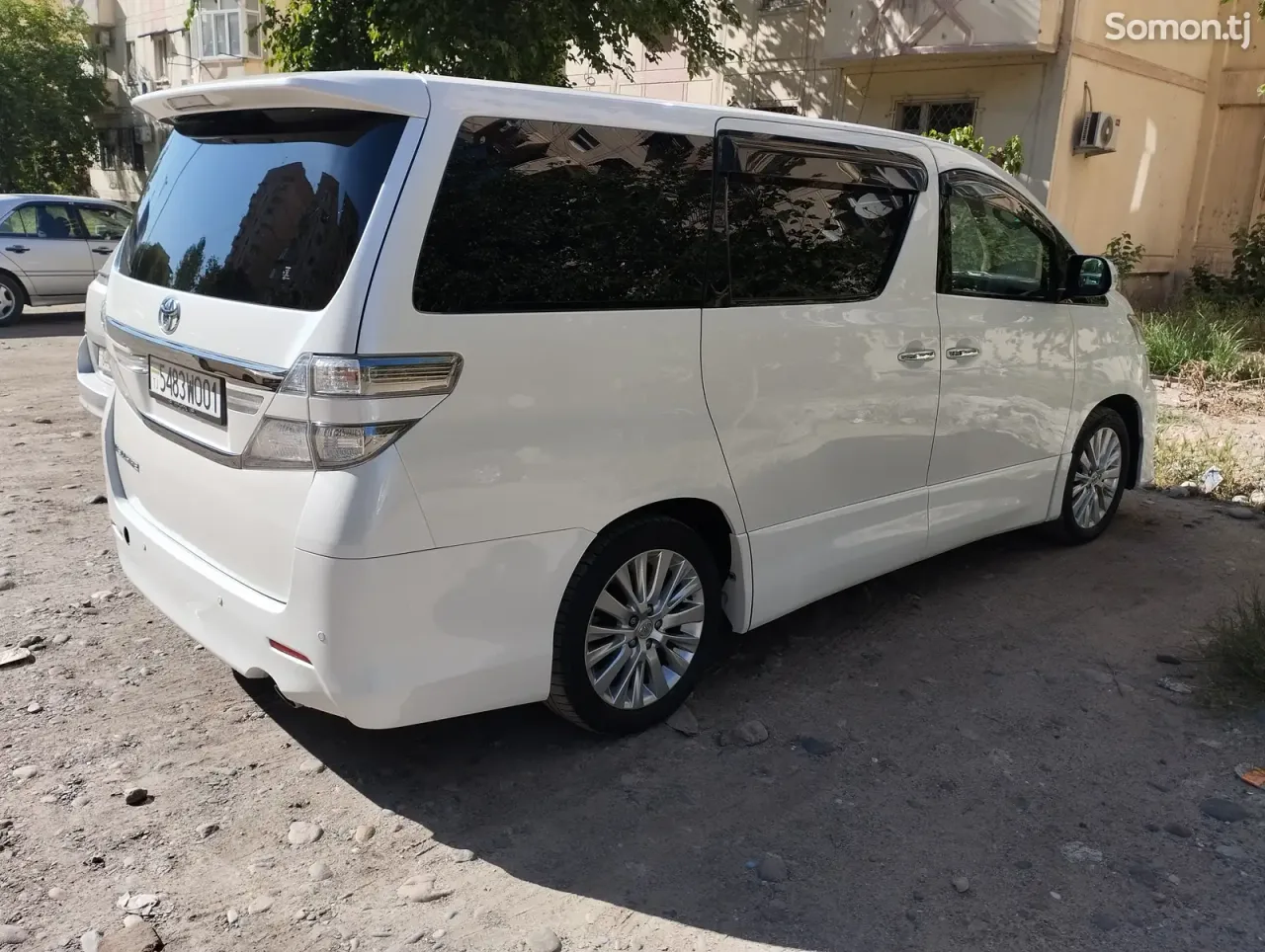 Toyota Vellfire 2014 · 2.4 CVT