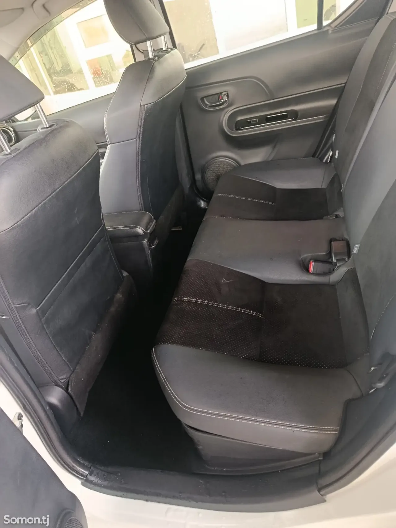 Toyota Aqua 2016 · 1.5 AT