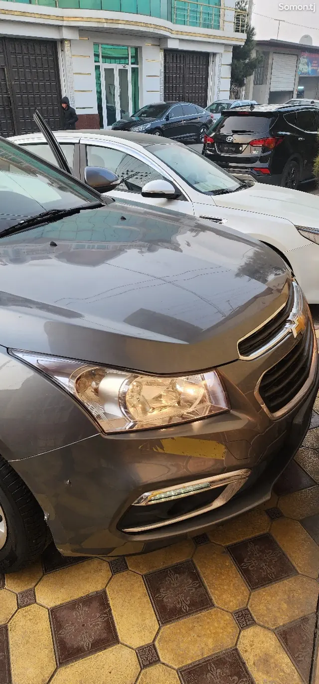 Chevrolet Cruze 2015 · 1.8 AT