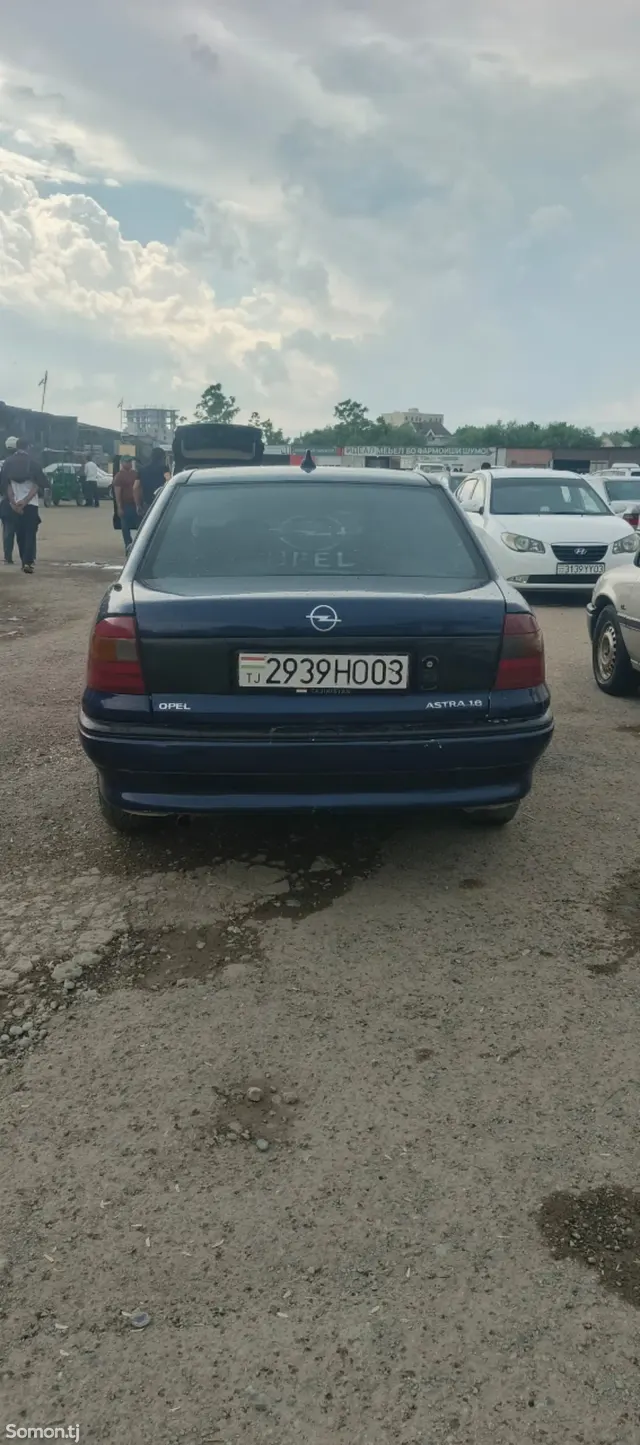 Opel Astra F 1996 · 1.6 MT