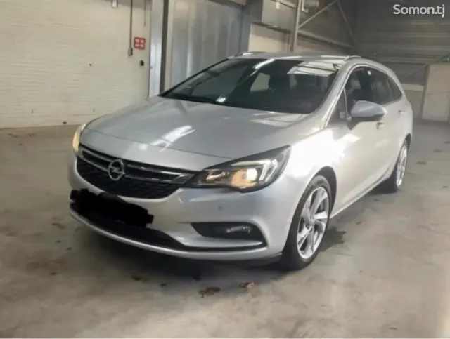 Opel Astra K 2017 · 1.0 MT