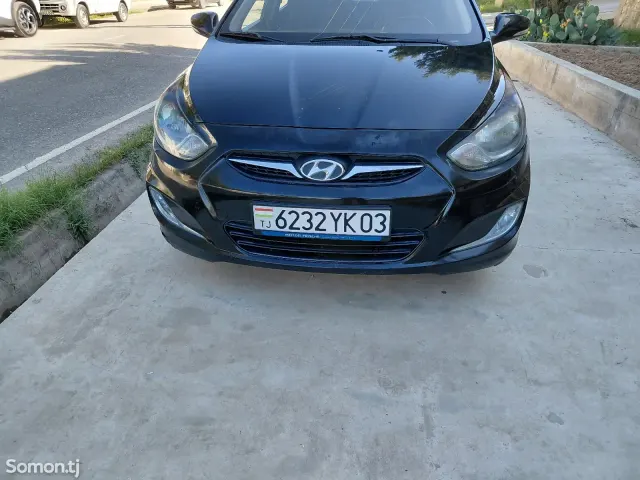 Hyundai Solaris 2011 · 1.6 MT