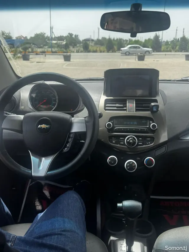 Chevrolet Spark 2014 · 1.1 AT