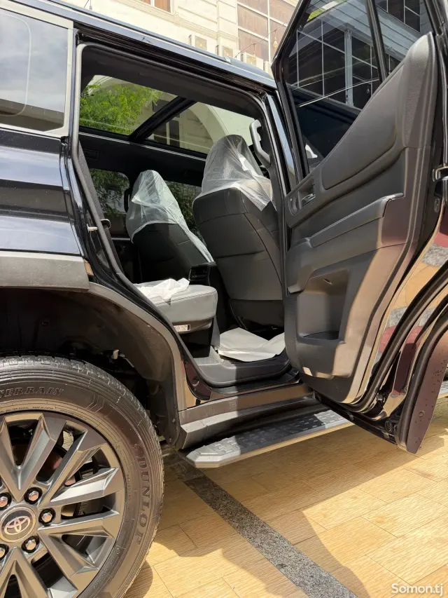 Toyota Land Cruiser Prado 2026 · 2.5 AT