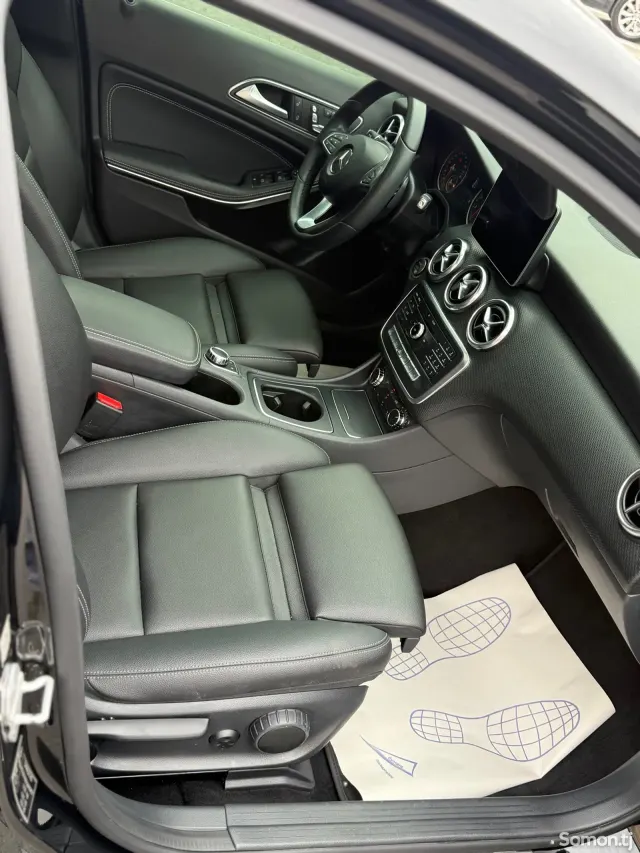 Mercedes-Benz A class 2017 · 2.0 AT