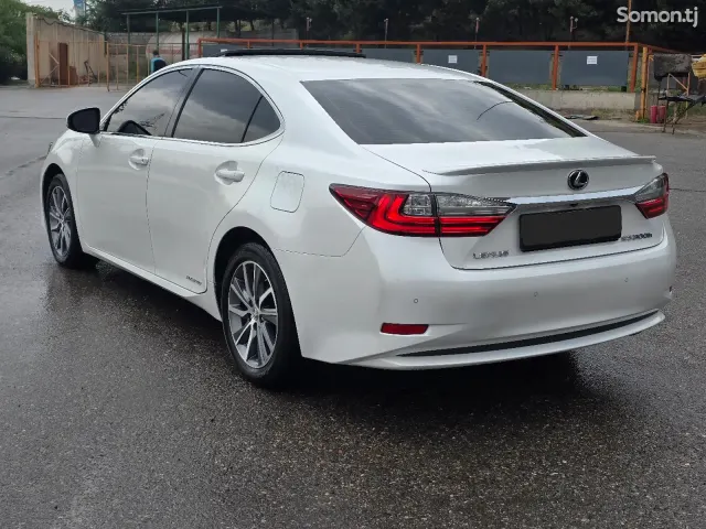 Lexus ES series 2016 · 3.0 AT