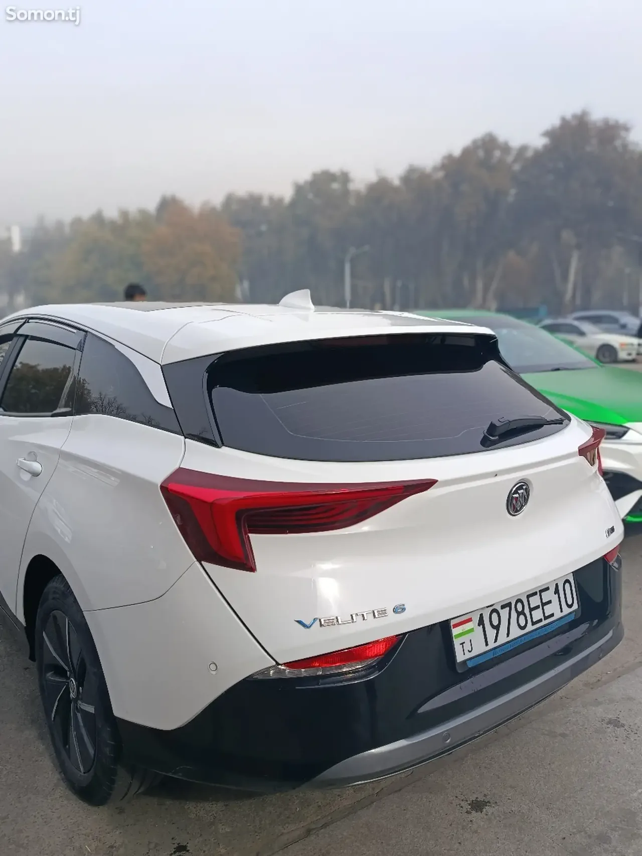 BYD E2 2024 · 2.0 AT