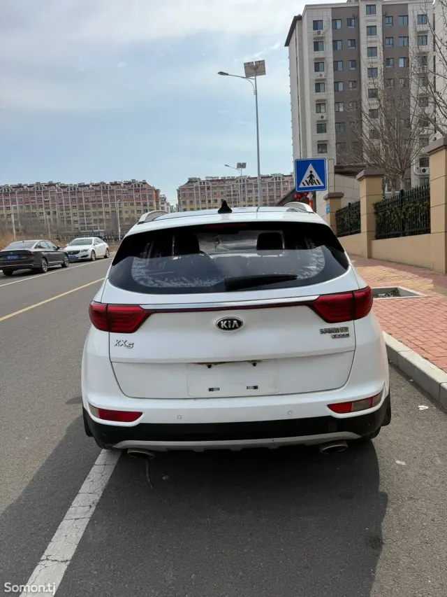 Kia K5 2017 · 1.6 AT
