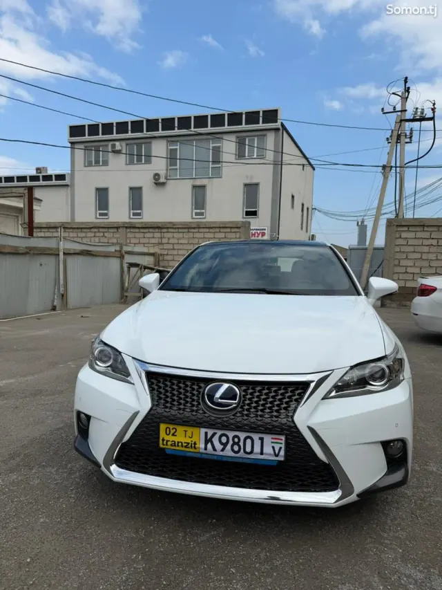 Lexus CT series 2016 · 2.0 AT