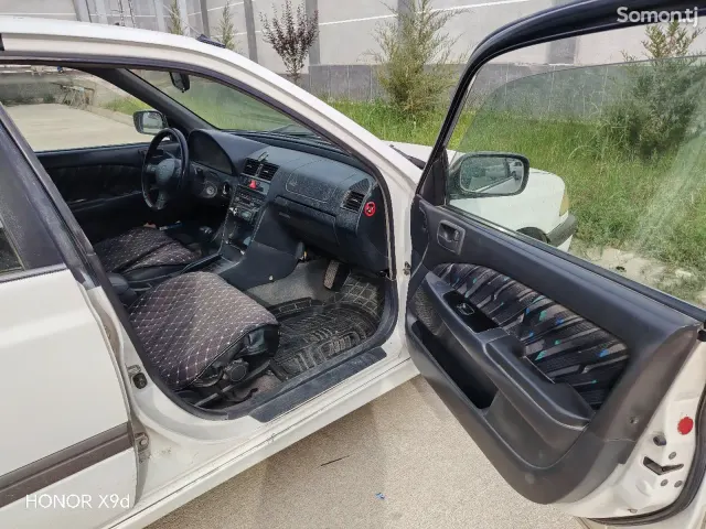 Toyota Carina 1999 · 1.8 AT