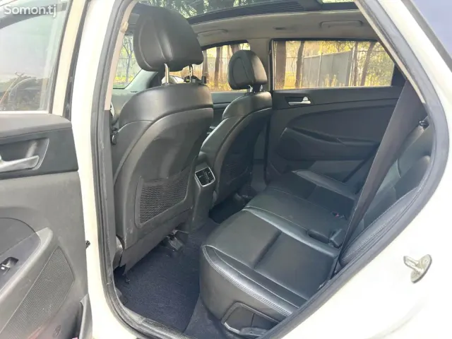 Hyundai Tucson 2016 · 1.6 AT