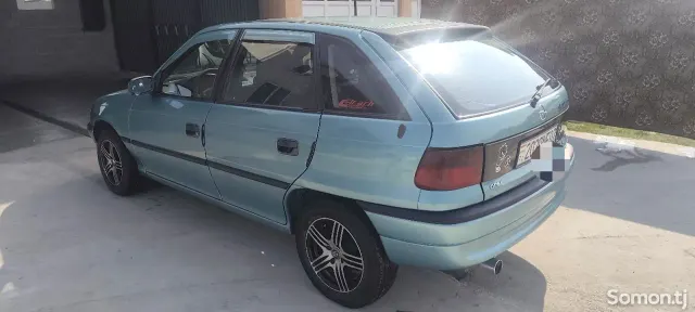 Opel Astra F 1996 · 1.6 MT