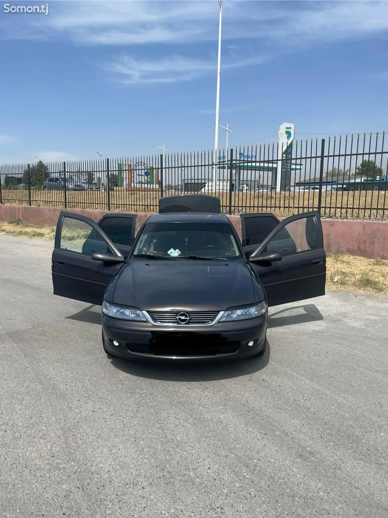 Opel Vectra B 2000 · 1.6 MT