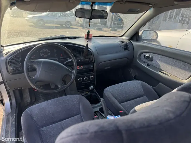 Kia Spectra 2006 · 1.6 MT