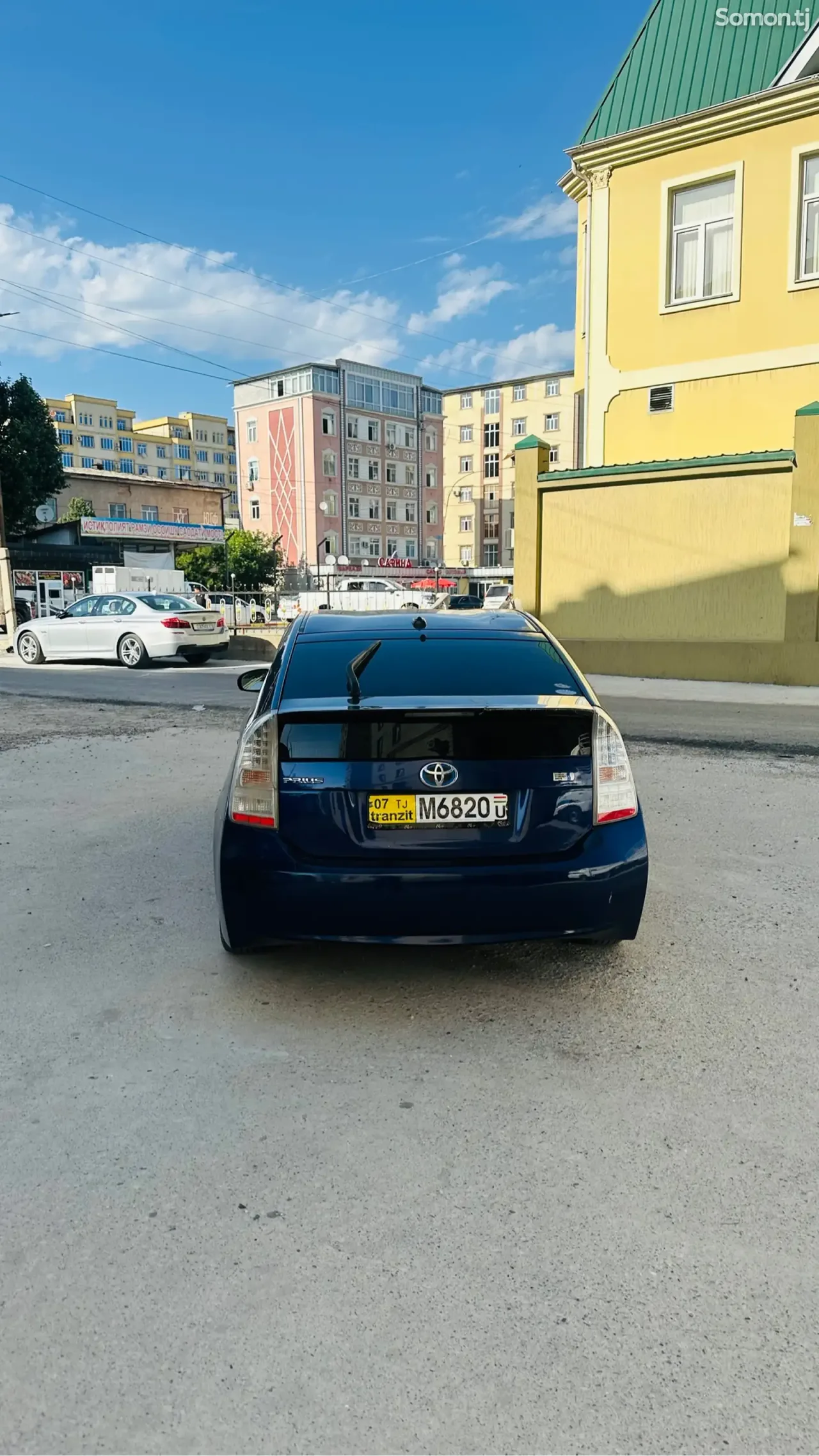 Toyota Prius 2011 · 1.8 AT