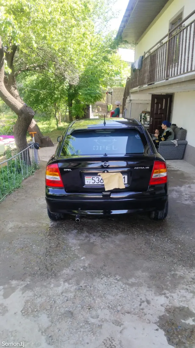 Opel Astra G 1999 · 1.6 MT