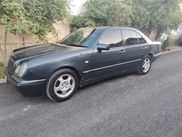 Mercedes-Benz E class 1996 · 2.3 AT