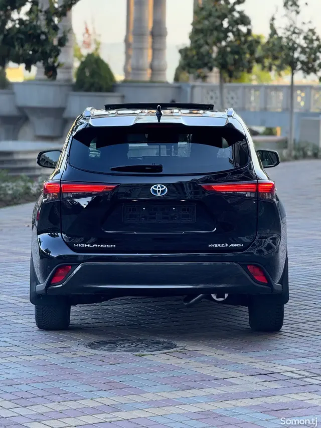 Toyota Highlander 2021 · 2.5 AT